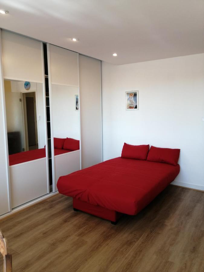Reter Apartment Aytre Exterior photo